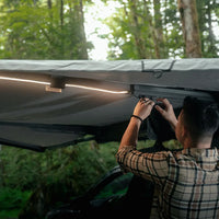 Vue détaillée des Led sous le Auvent autoportant 4x4