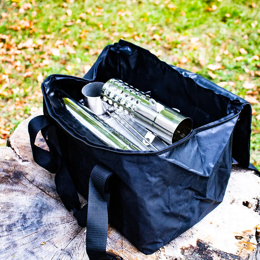 Vue dans le sac de transport ouvert